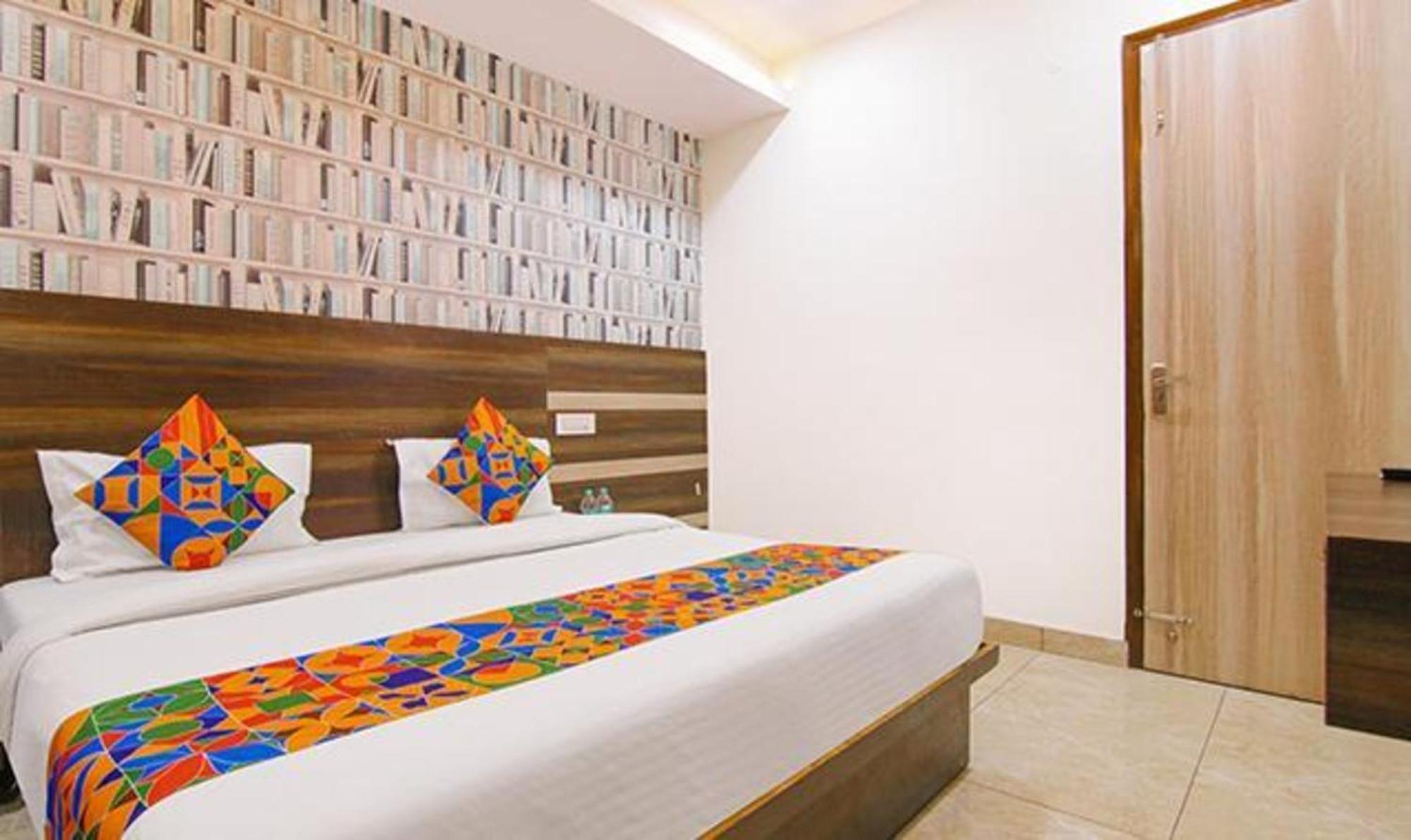 Fabhotel Welcome Residency Zirakpur Exteriör bild