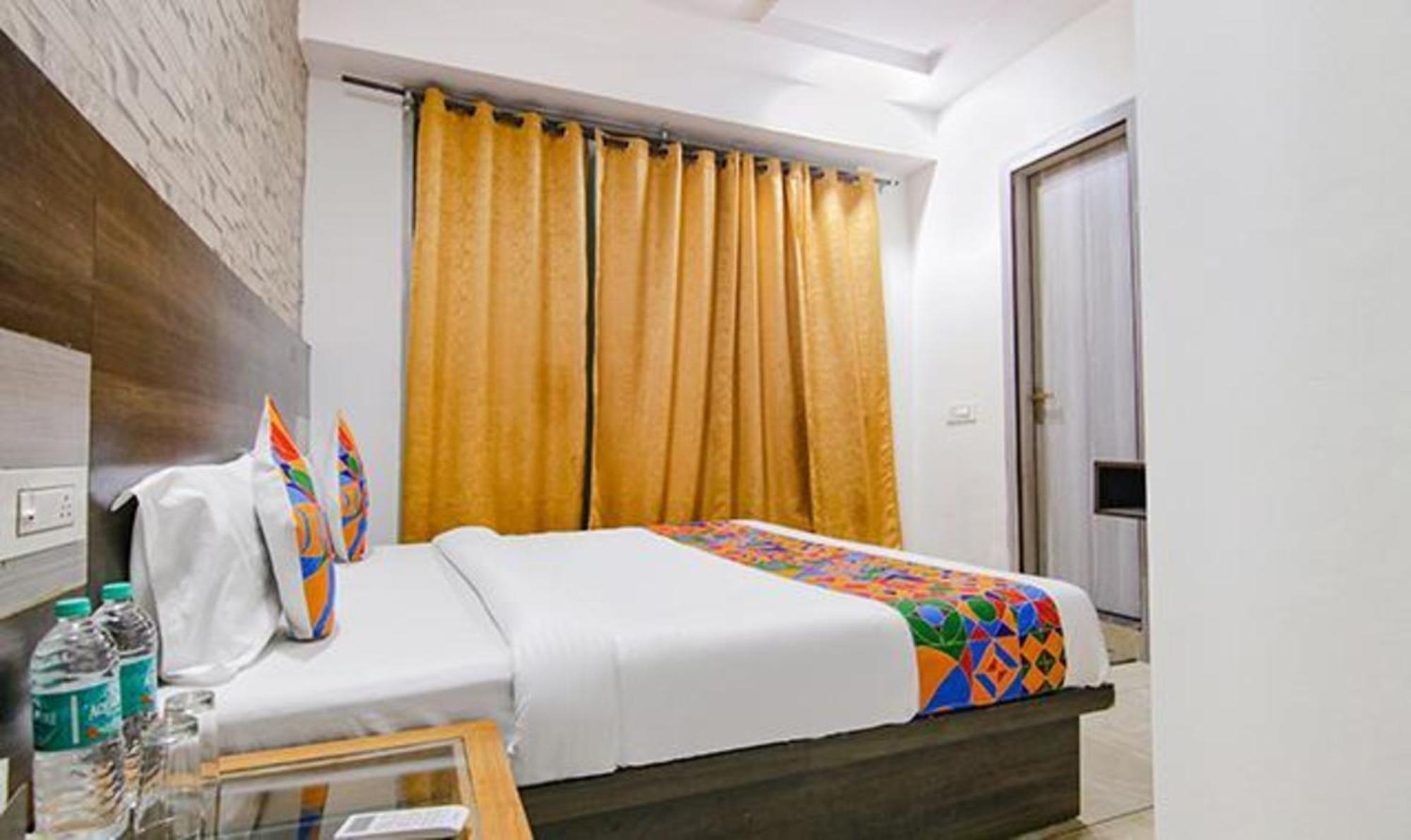 Fabhotel Welcome Residency Zirakpur Exteriör bild