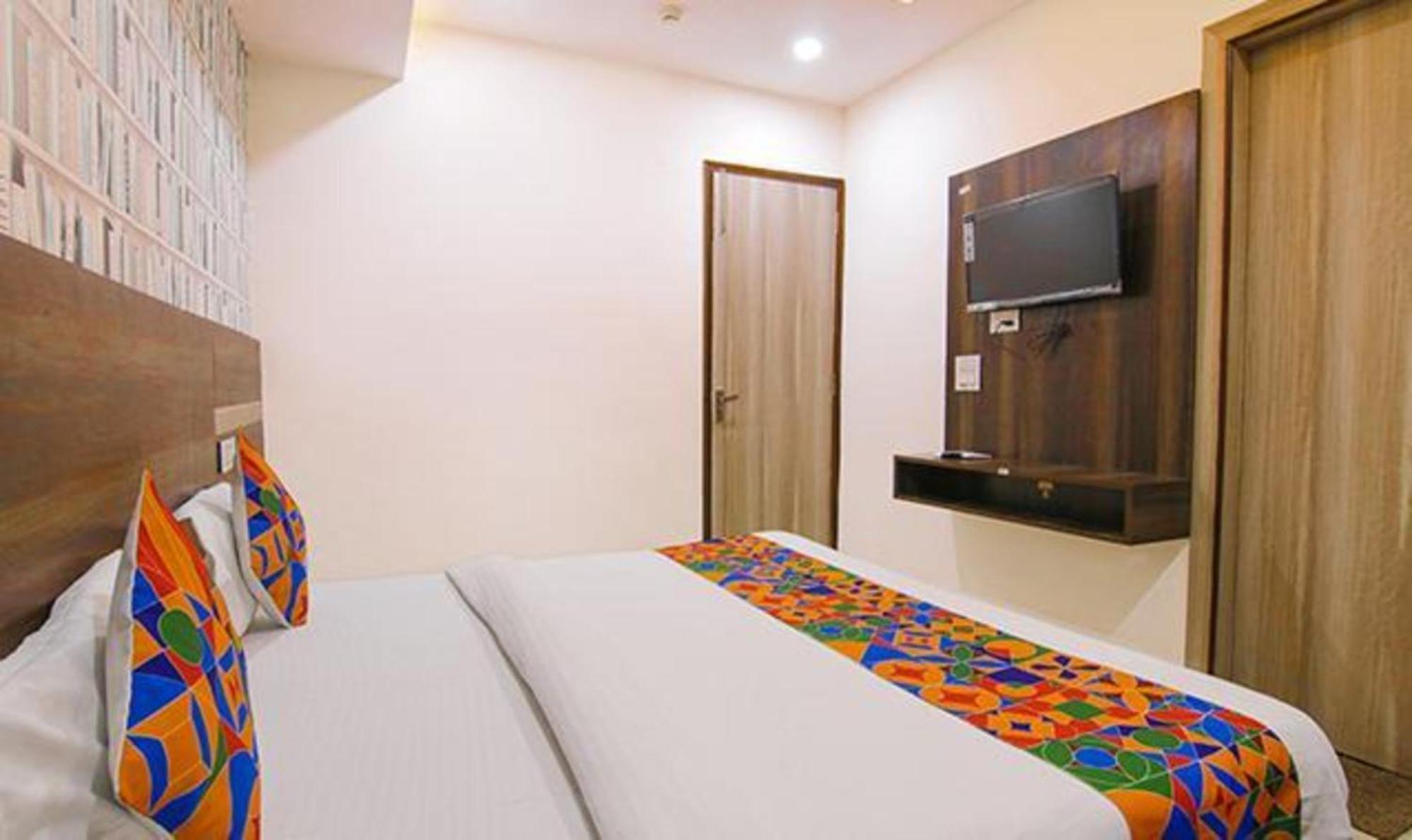 Fabhotel Welcome Residency Zirakpur Exteriör bild